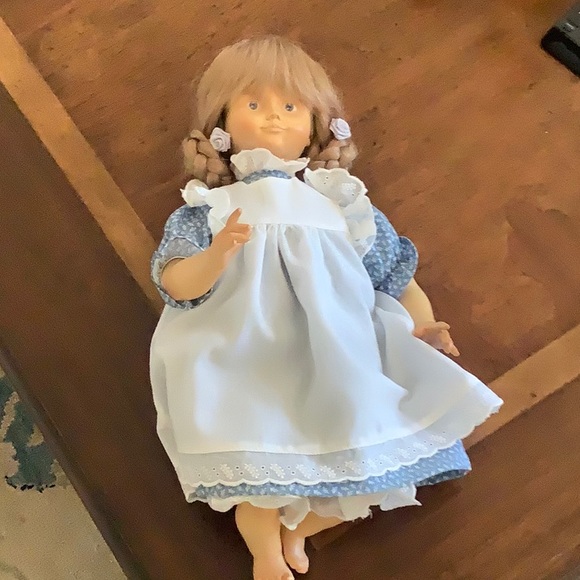 NWT Vintage Dolfi Original Wooden Doll Ltd Edition “Monica” - Picture 3 of 9
